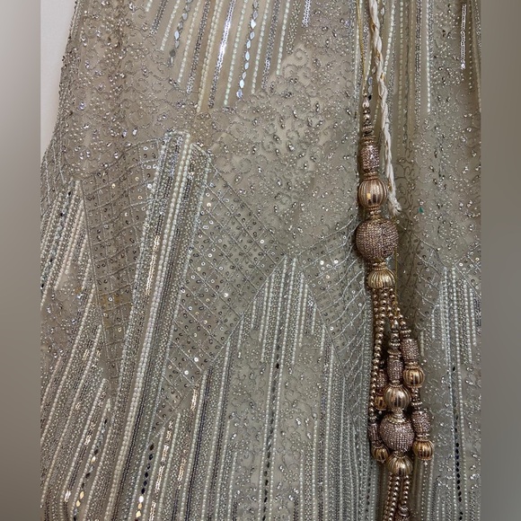 Ivory lehenga - Picture 2 of 4